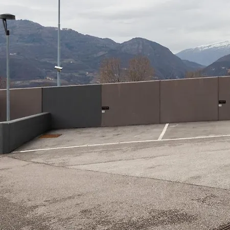 Mine House Hill- 2 Privat Parking! Apartamento Trento Exterior foto